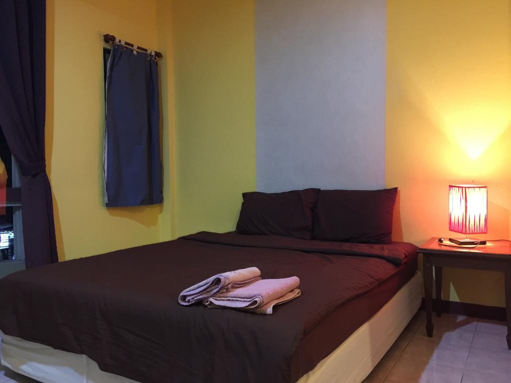 Patong Andaman Place Guesthouse מראה חיצוני תמונה