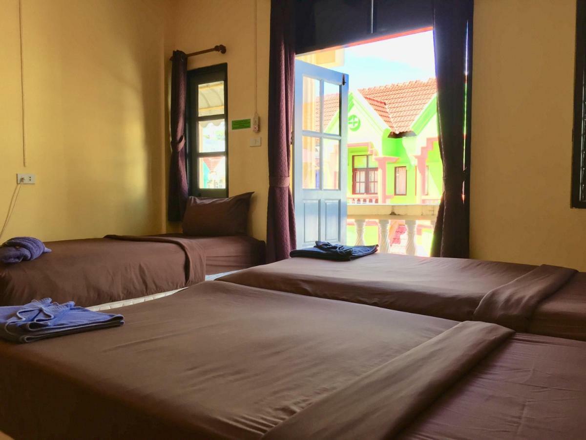 Patong Andaman Place Guesthouse מראה חיצוני תמונה